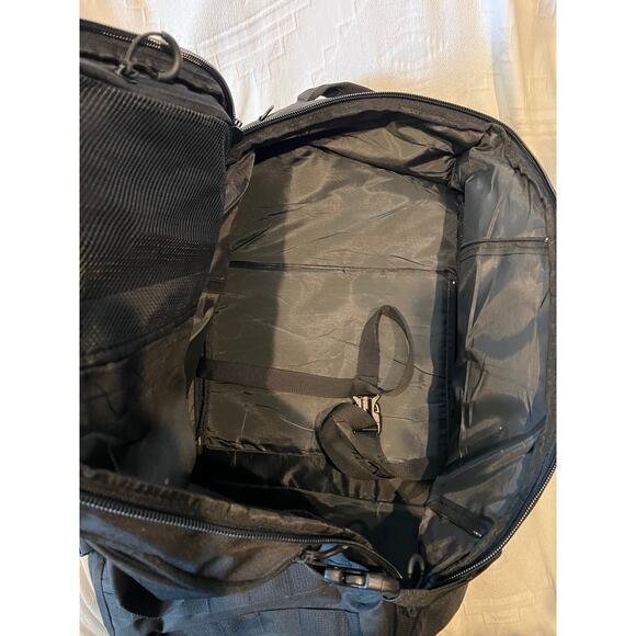 Generic No Brand Black Tactical Clamshell XL Backpack - Picture 3 of 4